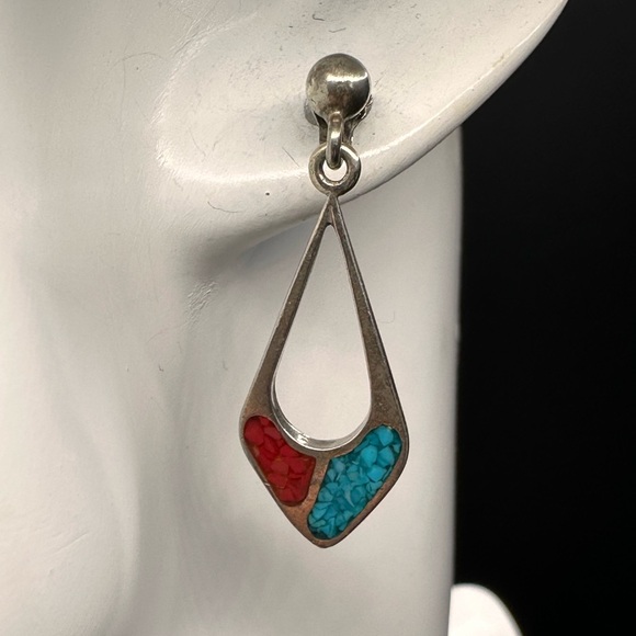 Vintage WM Wheeler Co. Sterling Silver Earrings Crushed Turquoise & Coral Inlay - Picture 1 of 15